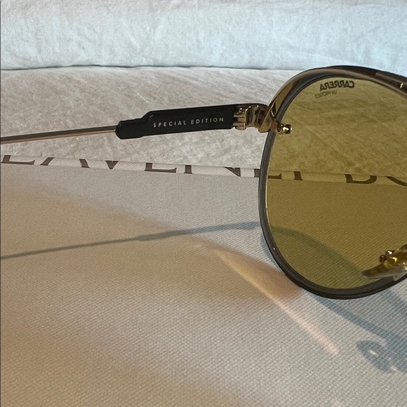 Carrera: Glory Aviator Sunglasses with Yellow Lenses - Picture 10 of 16